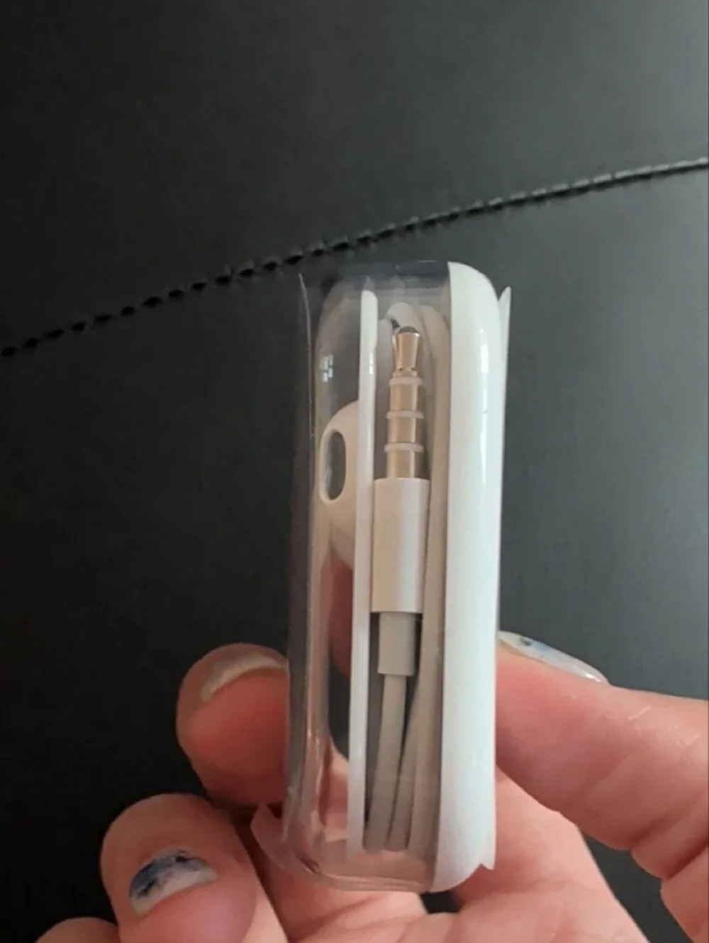 Apple White Earbud Headphones with Remote and Mic